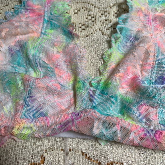 Victoria Secret Women’s Multicolor Lace Halter Bralette Size Medium - Picture 3 of 10